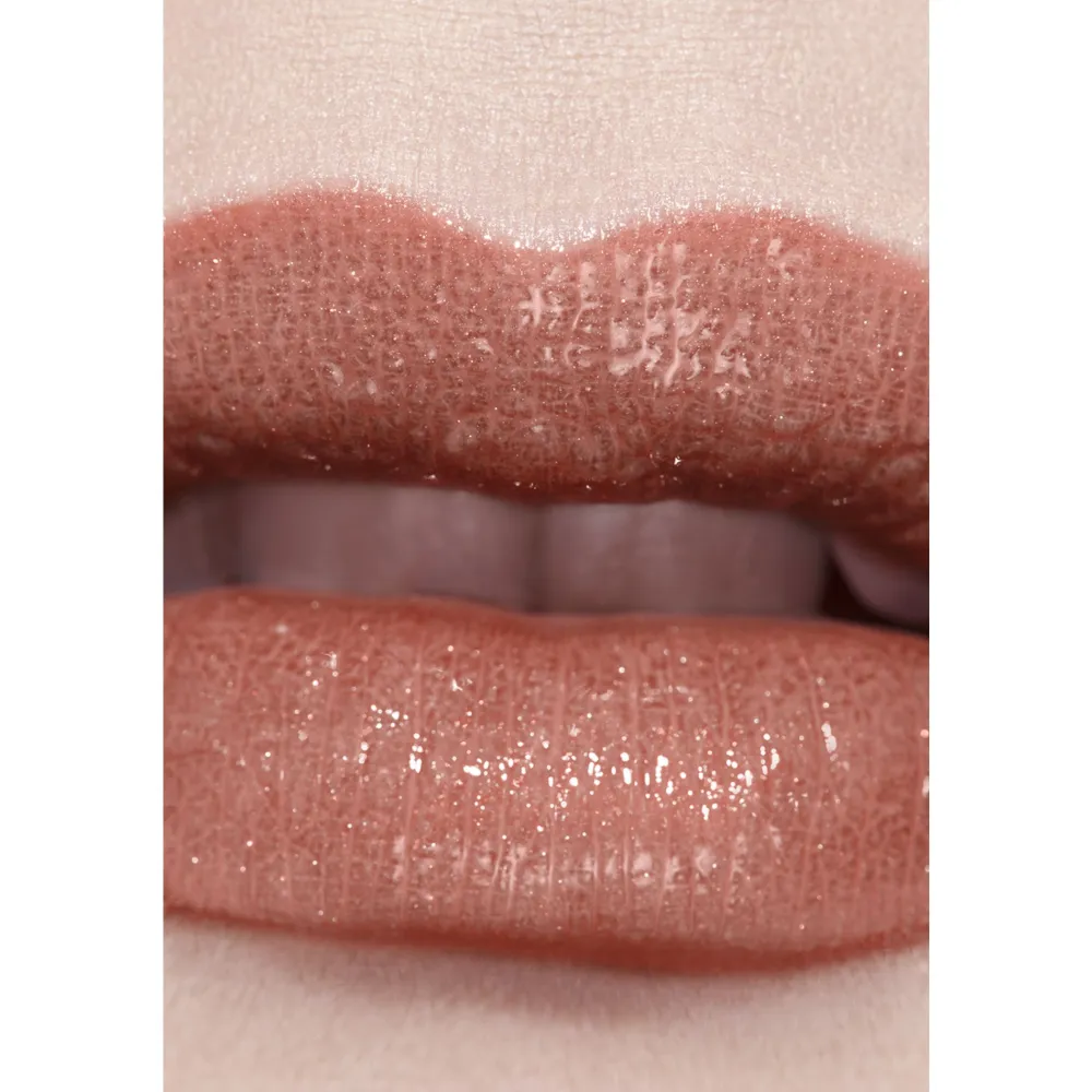 Sale GETÖNTER, FEUCHTIGKEITSSPENDENDER, VERSCHÖNERNDER LIPPENBALSAM MIT INDIVIDUELLER FARBINTENSITÄT Lippenstifte