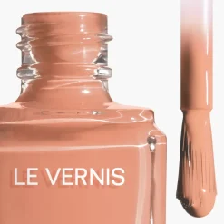 Sale NAGELLACK – FARBE UND GLANZ MIT LANGEM HALT Nagellack